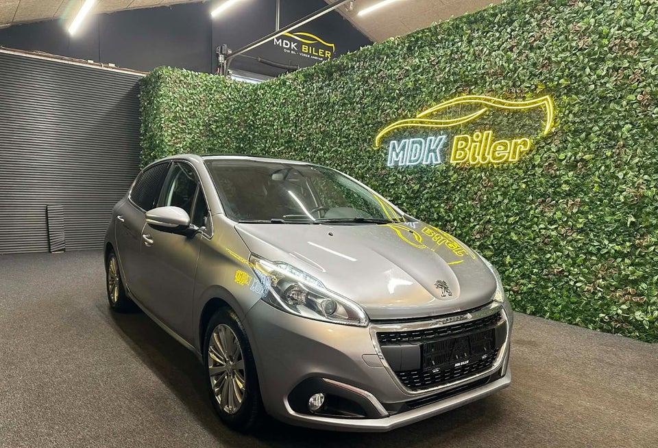 Peugeot 208 1,5 BlueHDi 100 Infinity Sky 5d
