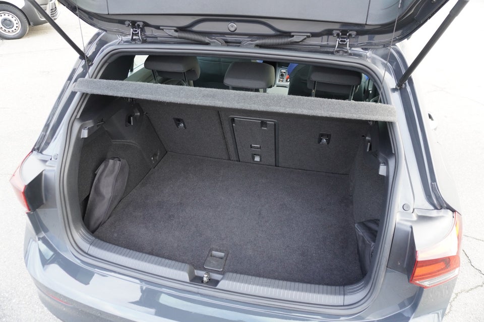 VW Golf VIII 1,4 GTE DSG 5d