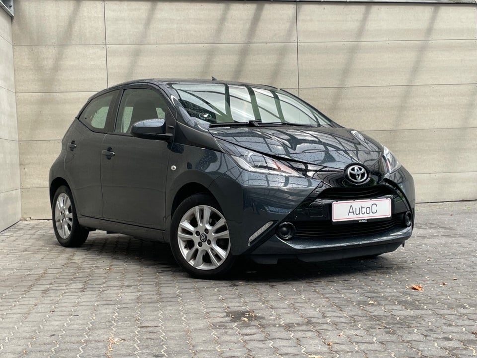 Toyota Aygo 1,0 VVT-i x-play 5d