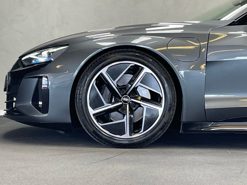 Audi e-tron GT quattro 4d