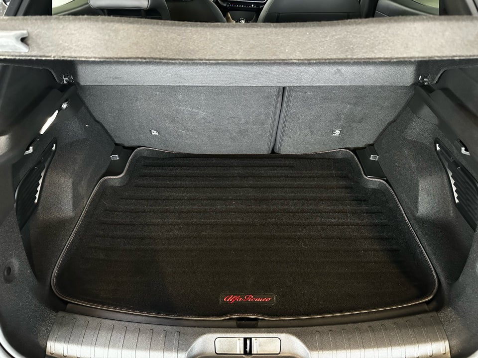 Alfa Romeo Junior Elettrica Veloce 5d