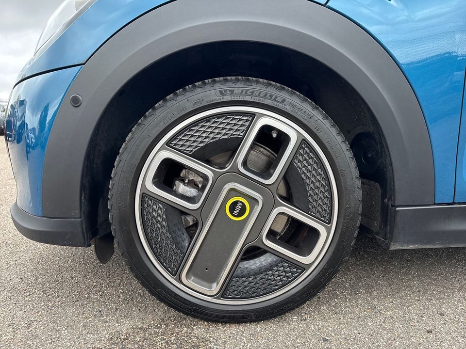 MINI Cooper SE Classic Trim 3d