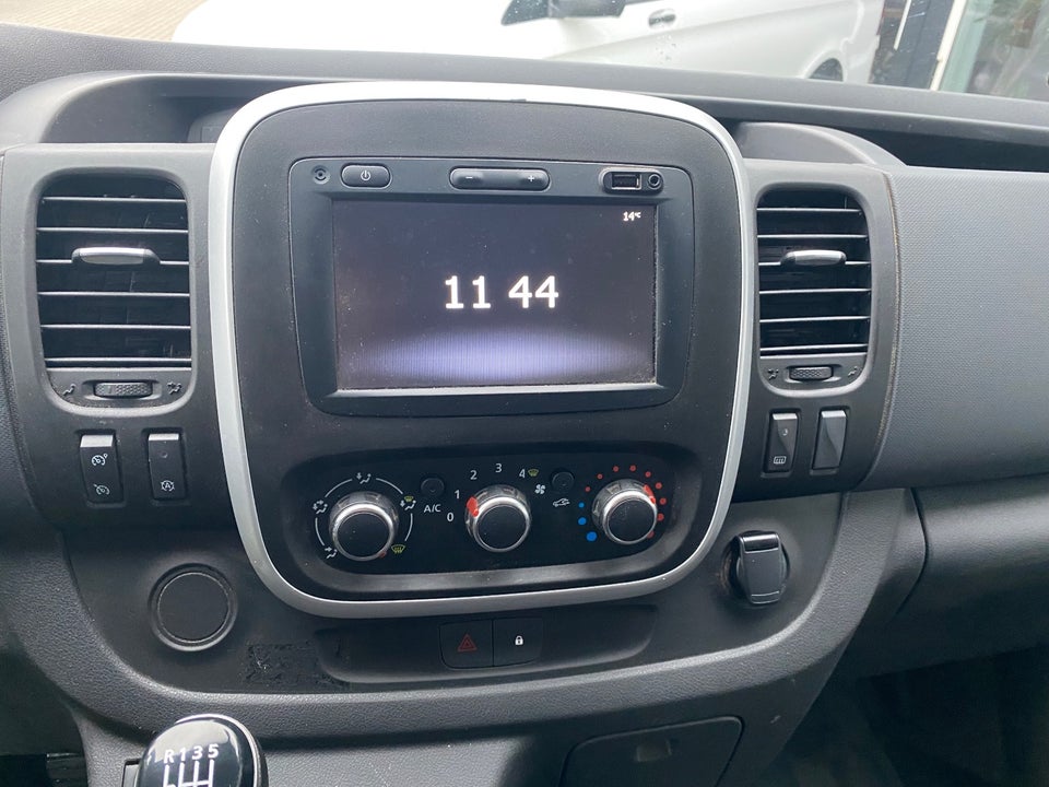 Renault Trafic T29 2,0 dCi 120 L2H1