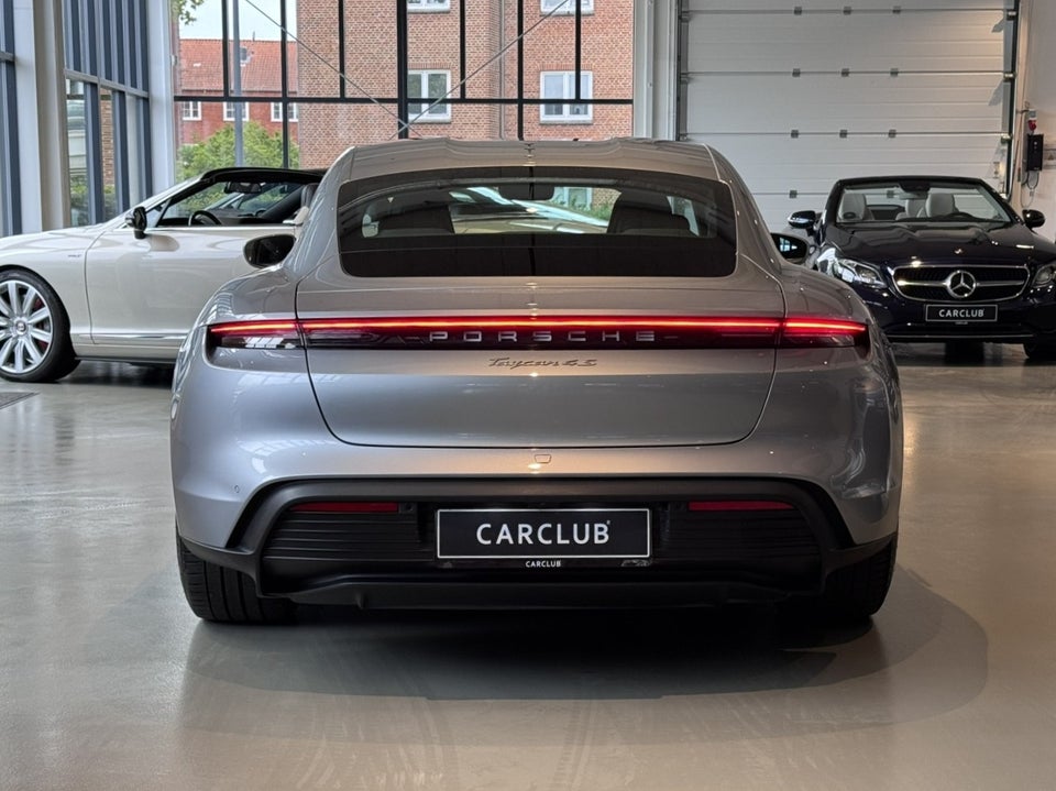 Porsche Taycan 4S Performance+ 4d