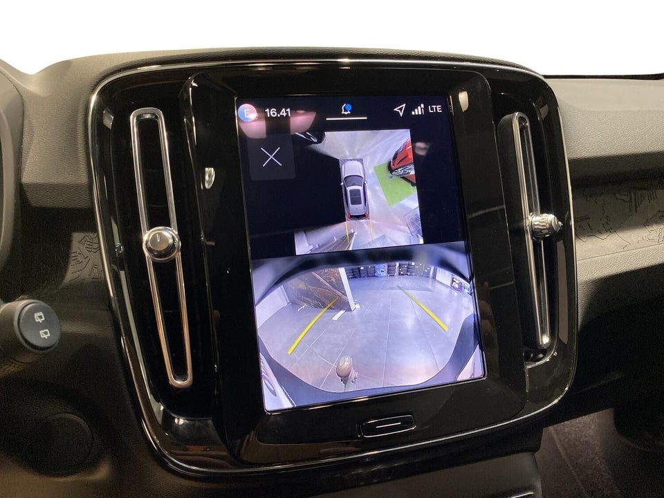 Volvo EX40 Extended Range Black Edition 5d