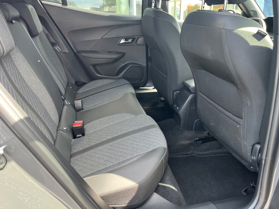 Peugeot 2008 1,2 PureTech 130 Black Selection EAT8 5d