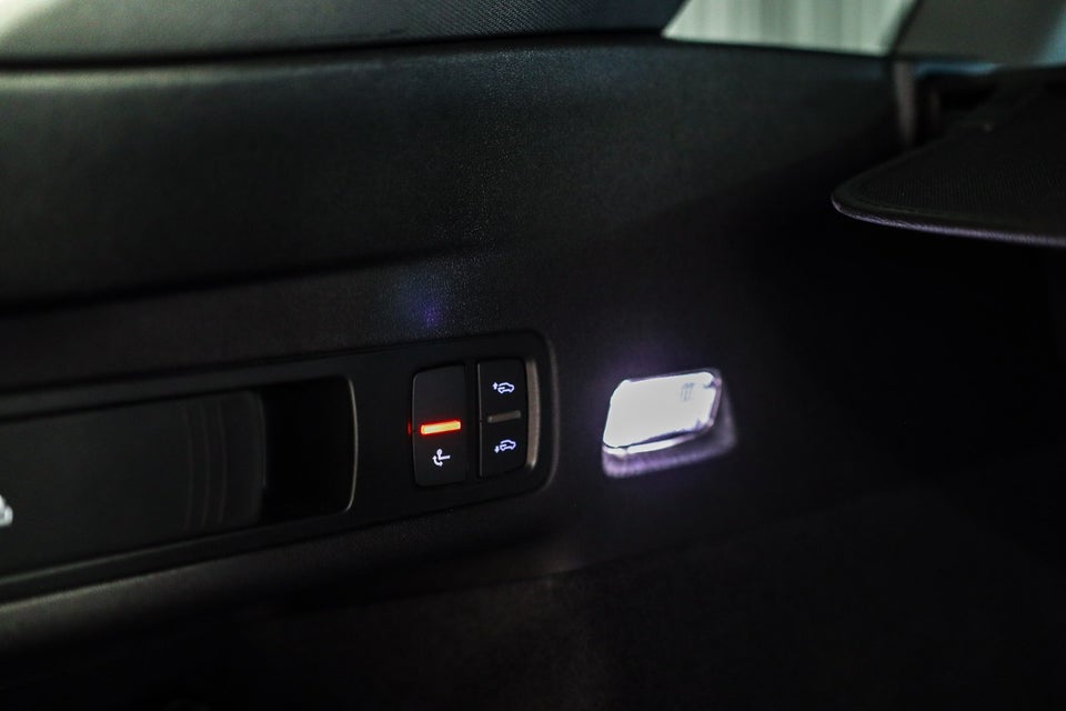 Audi SQ6 e-tron quattro 5d