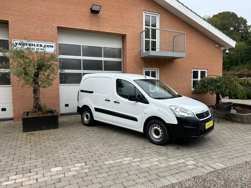 Peugeot Partner 1,6 BlueHDi 100 L1 Premium Van 5d