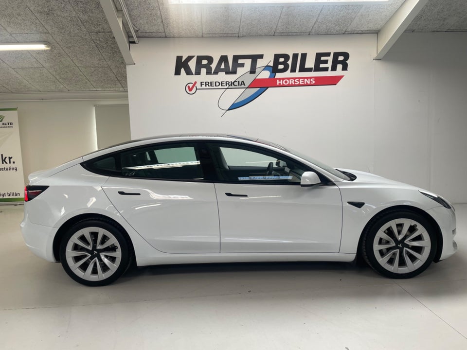 Tesla Model 3 Long Range AWD 4d