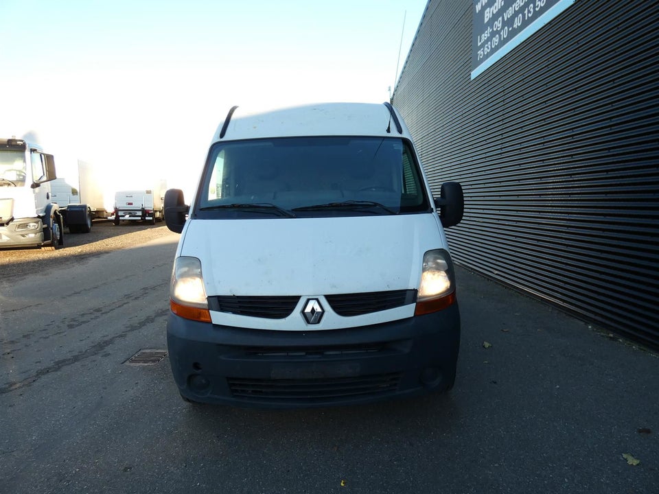 Renault Master T35 2,5 dCi 146 L2H2 4d