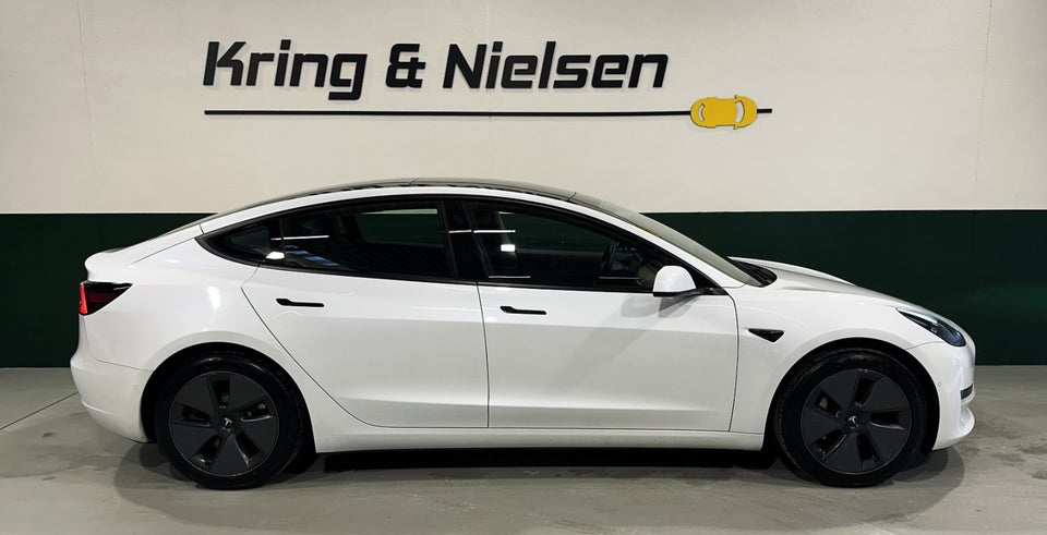 Tesla Model 3 Standard Range+ RWD 4d