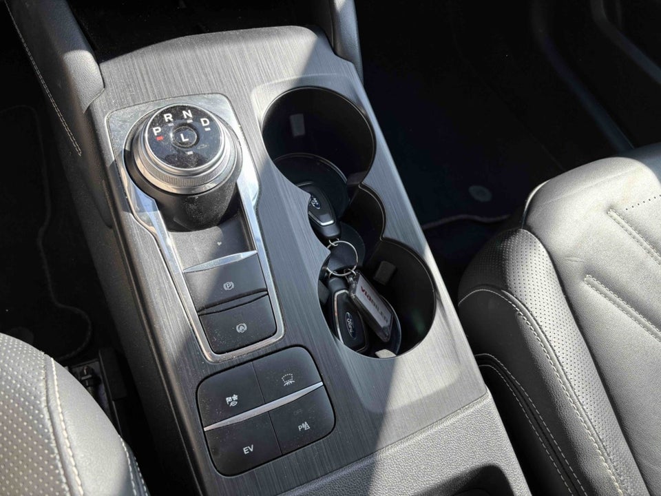 Ford Kuga 2,5 PHEV Vignale CVT 5d
