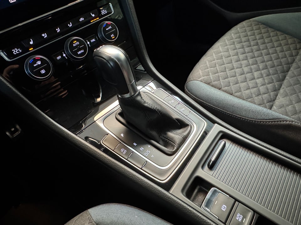 VW Golf VII 1,6 TDi 115 IQ.Drive Variant DSG 5d