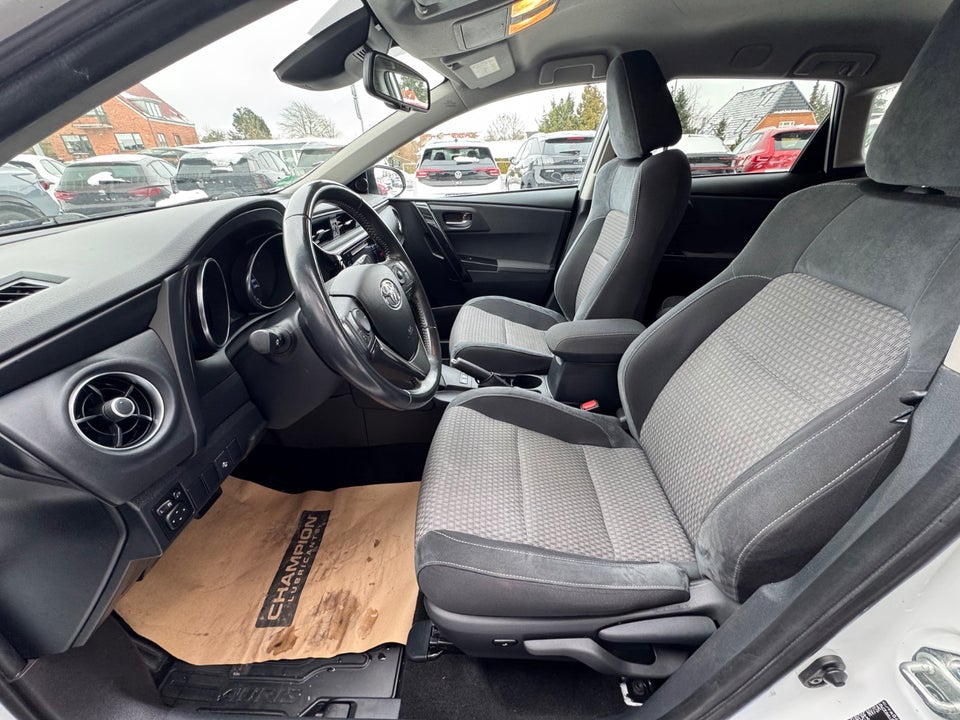 Toyota Auris 1,8 Hybrid H2 Comfort Touring Sports CVT 5d