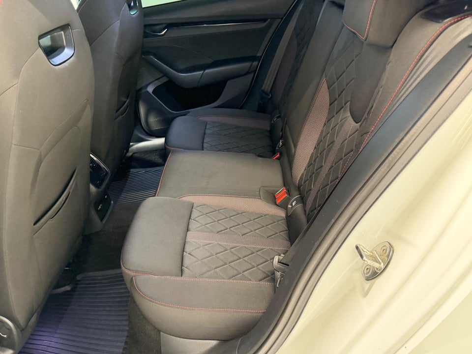 Skoda Octavia 1,4 TSi iV RS DSG 5d