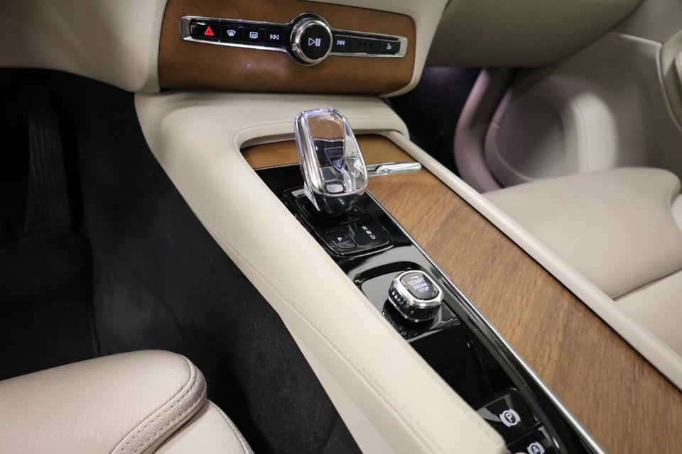 Volvo XC90 2,0 T8 ReCharge Inscription aut. AWD 7prs 5d
