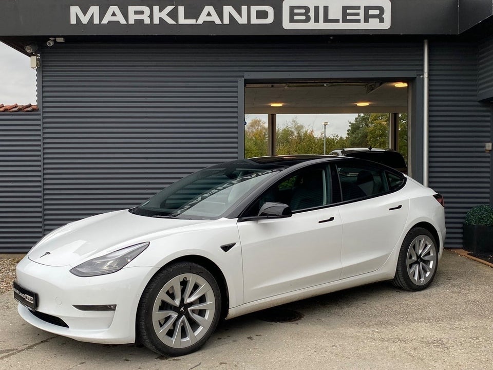 Tesla Model 3 Long Range AWD 4d