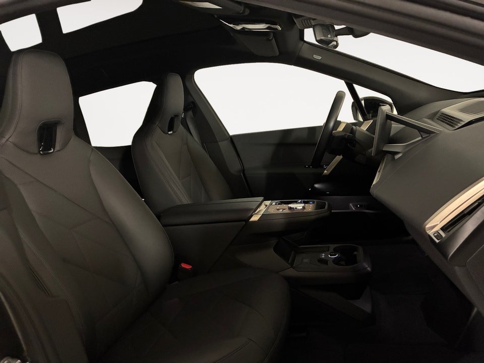 BMW iX xDrive40 Supercharged 5d