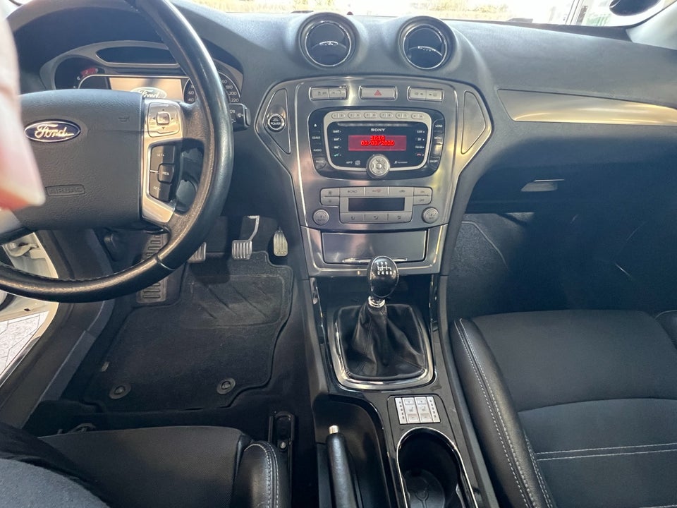 Ford Mondeo 2,5 20V Turbo Titanium stc. 5d