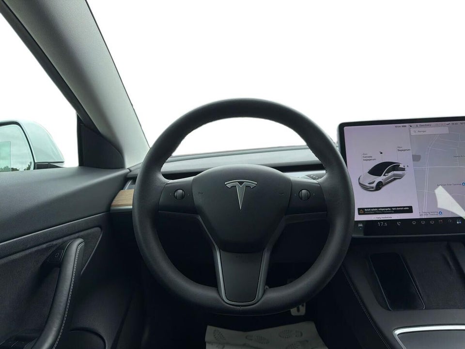 Tesla Model 3 Standard Range+ RWD 4d