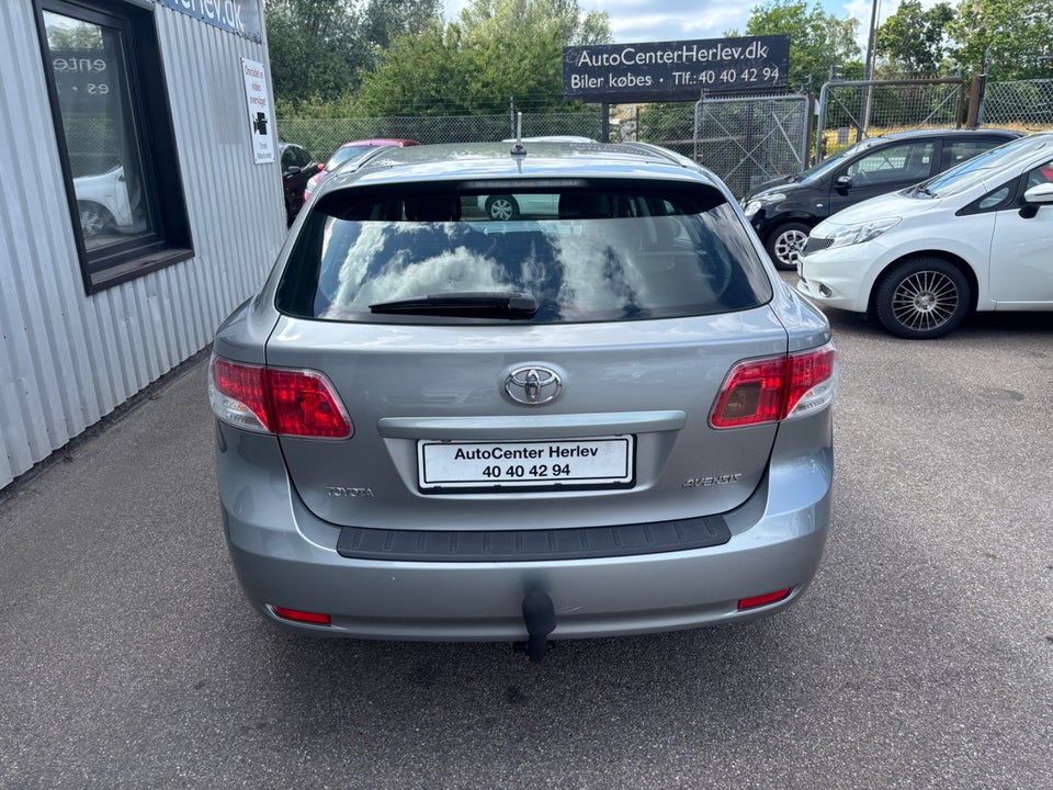 Toyota Avensis 2,0 D-4D TX stc. 5d