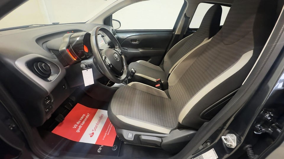 Toyota Aygo 1,0 VVT-i x-play 5d