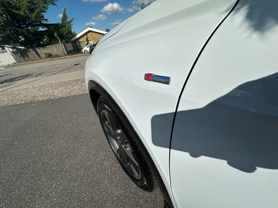 Audi Q4 e-tron 40 S-line 5d