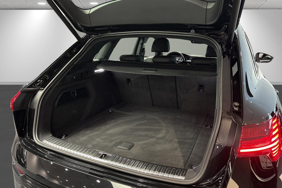 Audi Q8 e-tron 50 S-line quattro 5d