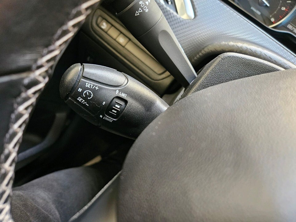 Peugeot 208 1,5 BlueHDi 100 Prestige Sky 5d