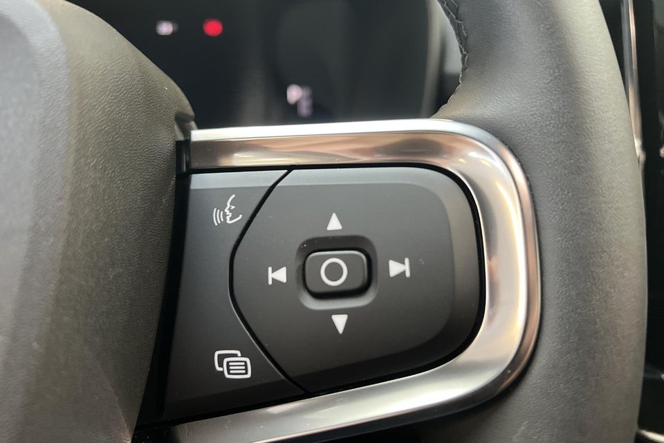 Volvo XC40 ReCharge Extended Range Core 5d