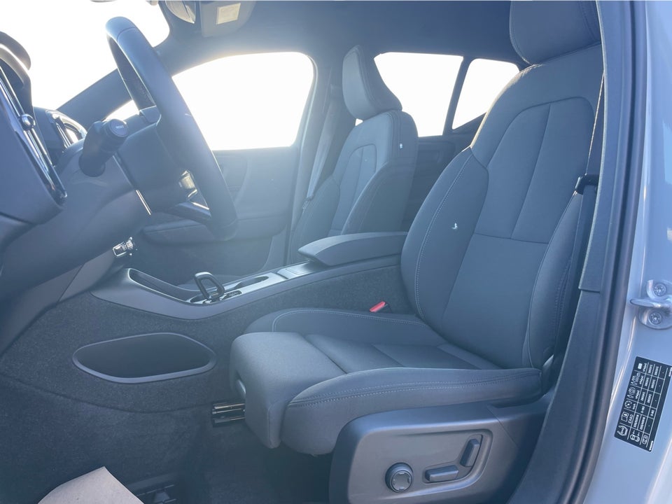 Volvo EX40 Extended Range Plus 5d