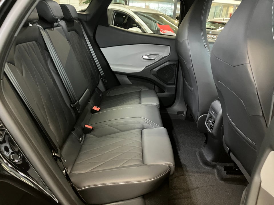 Ford Explorer 77 Premium Extended Range 5d