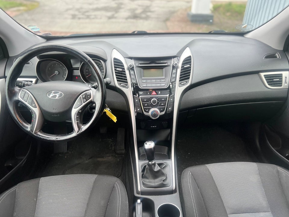 Hyundai i30 1,6 GDi Comfort CW Eco 5d