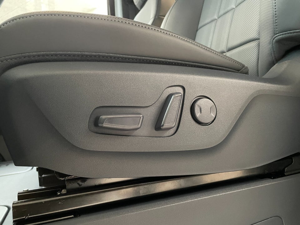 Kia PV5 71 Long Range Upgrade 5d