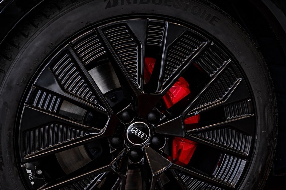 Audi Q8 e-tron 55 S-line Black Edition quattro 5d