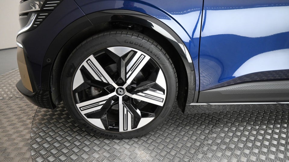 Renault Megane E-Tech 60 Iconic 5d