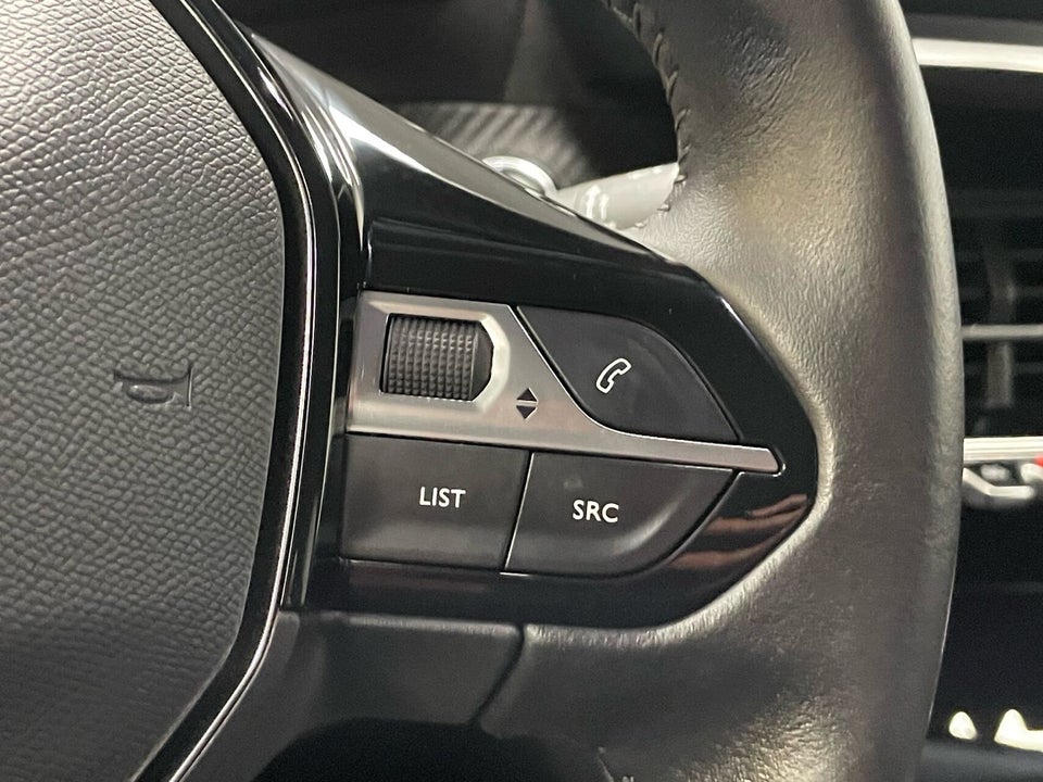 Peugeot 2008 1,2 PureTech 130 Sportium 5d