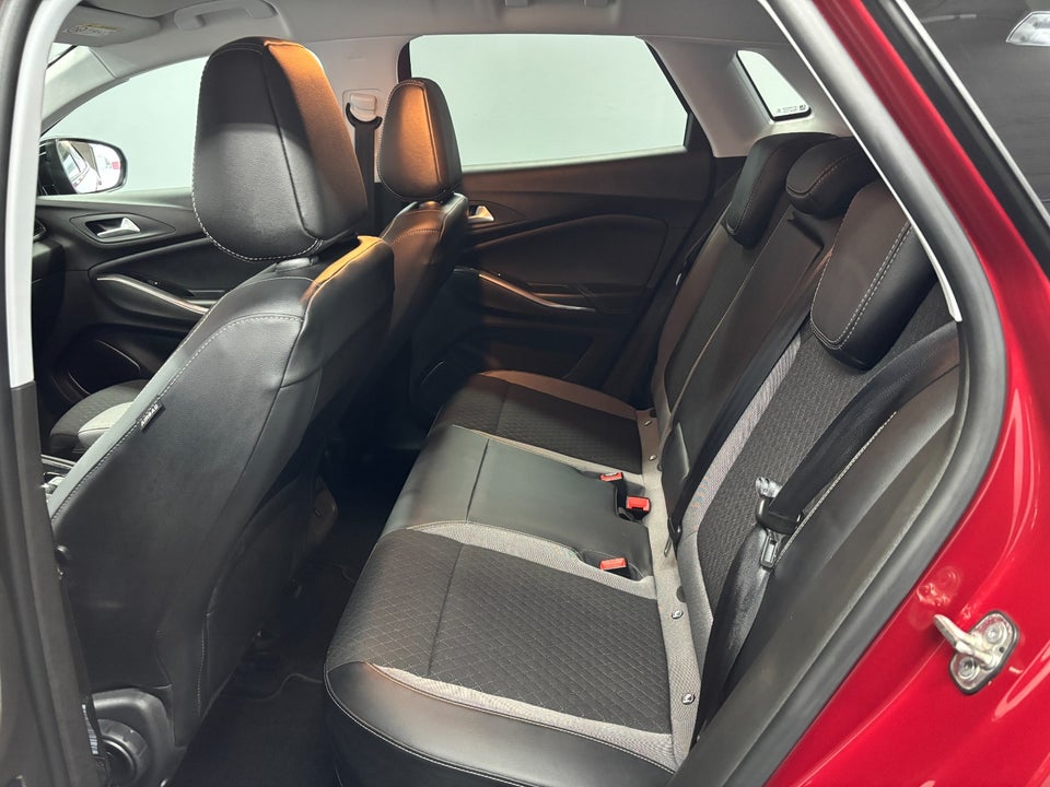 Opel Grandland X 1,6 Hybrid Ultimate aut. 5d