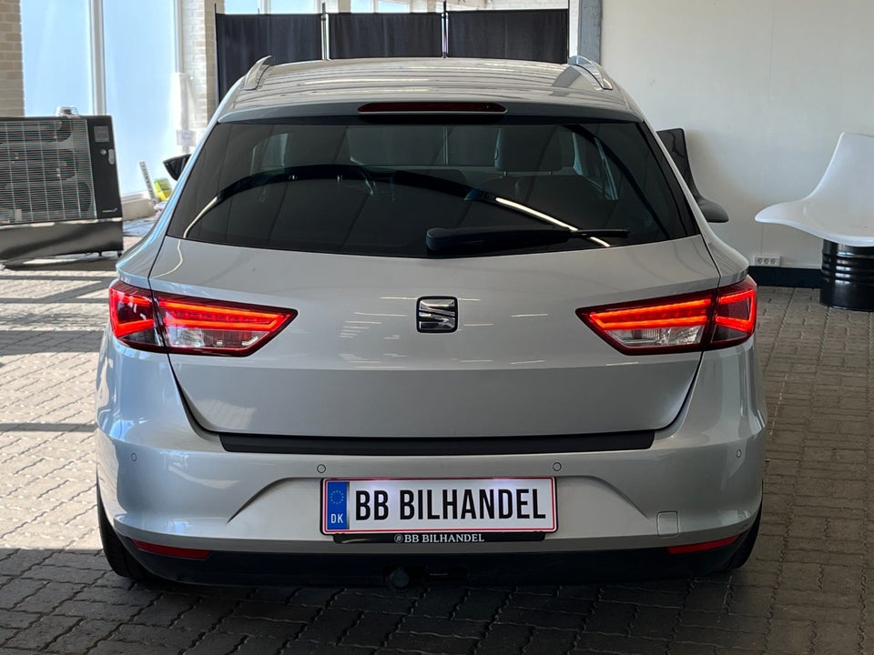 Seat Leon 1,6 TDi 110 Style ST DSG 5d