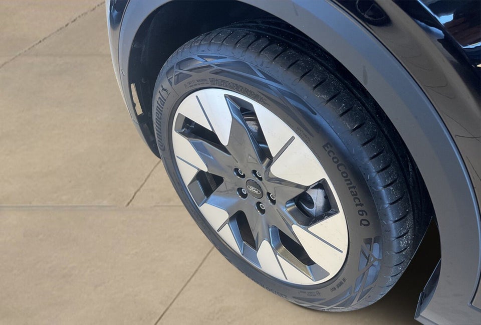 Ford Explorer 77 Premium Extended Range 5d