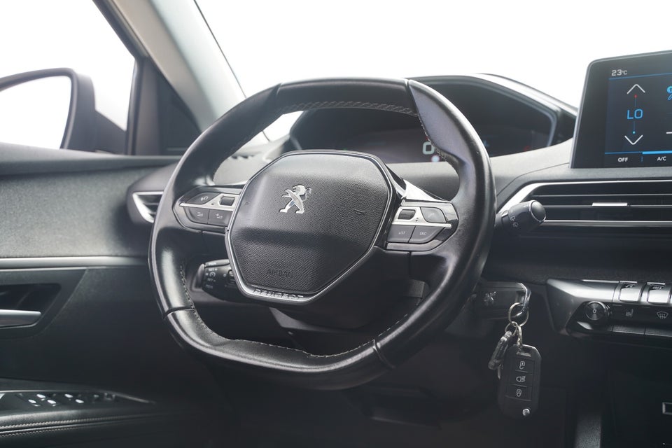 Peugeot 5008 1,2 PureTech 130 Allure 7prs 5d
