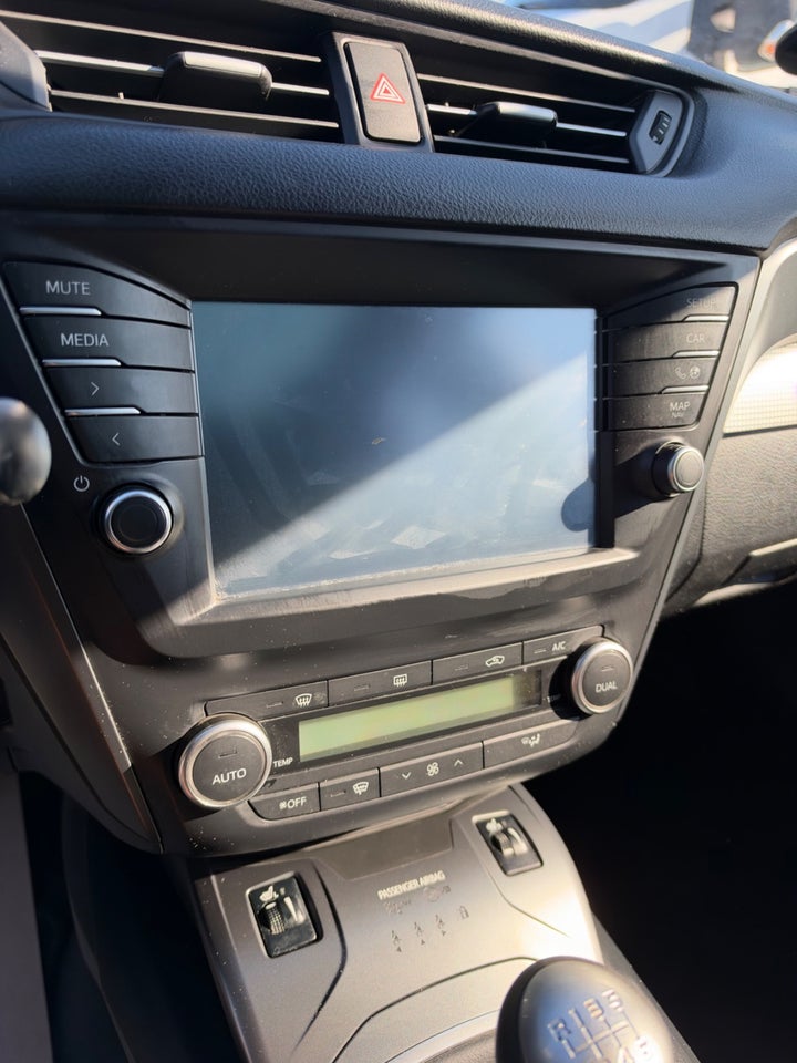 Toyota Avensis 2,0 D-4D T2 Touring Sports 5d