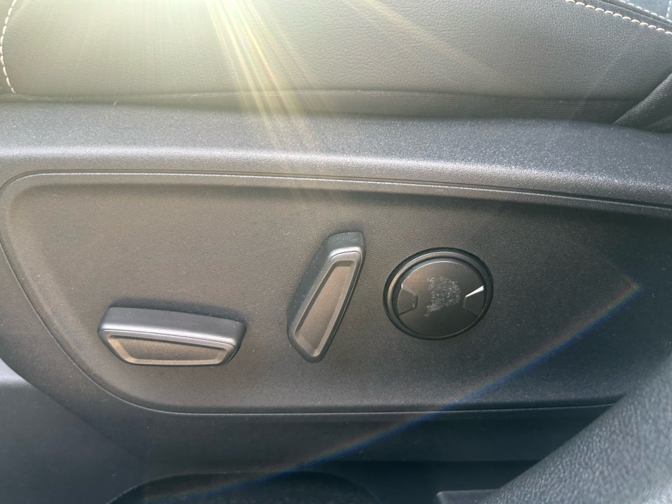 Ford Kuga 2,5 PHEV Vignale CVT 5d