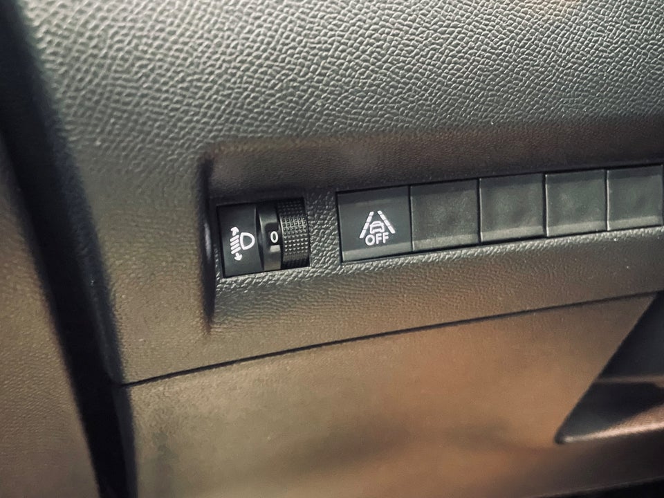 Peugeot 208 1,2 PureTech 100 Allure 5d