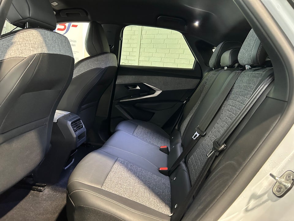 Peugeot e-3008 77 Allure 5d