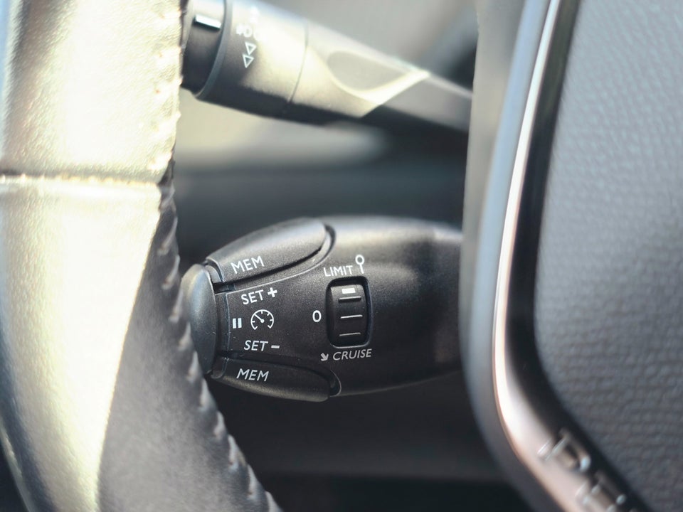 Peugeot e-2008 50 Active 5d