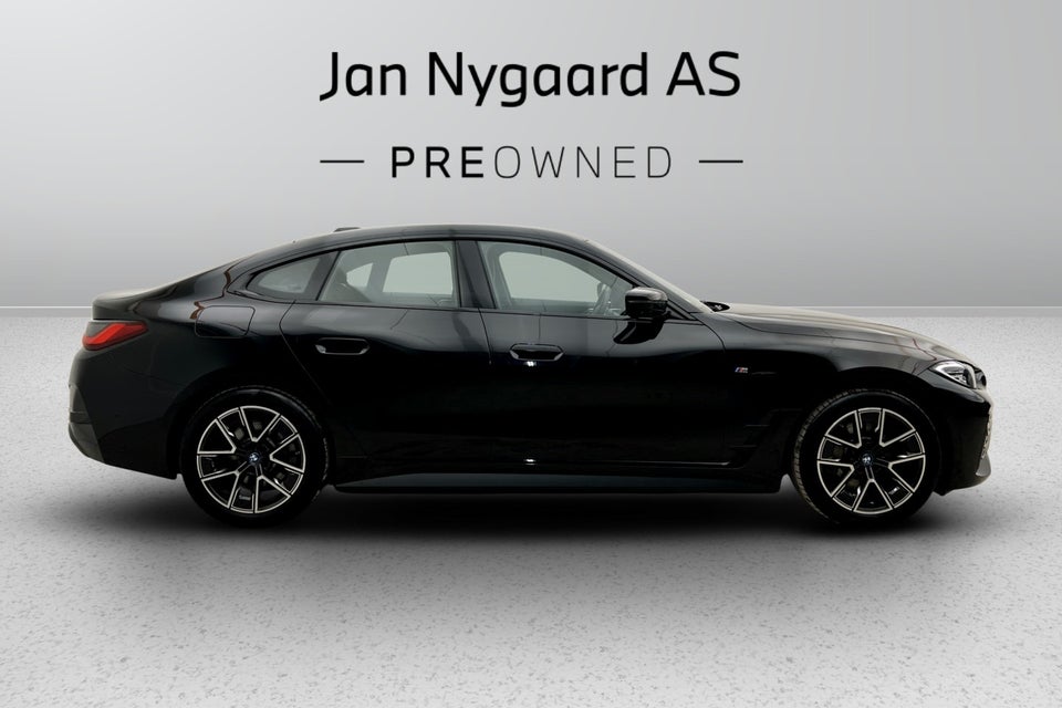 BMW i4 eDrive35 Charged 5d