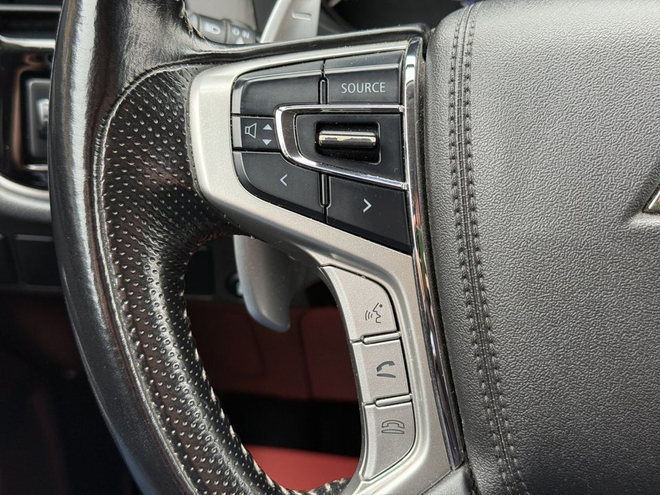 Mitsubishi Outlander 2,4 PHEV Inform CVT 4WD 5d