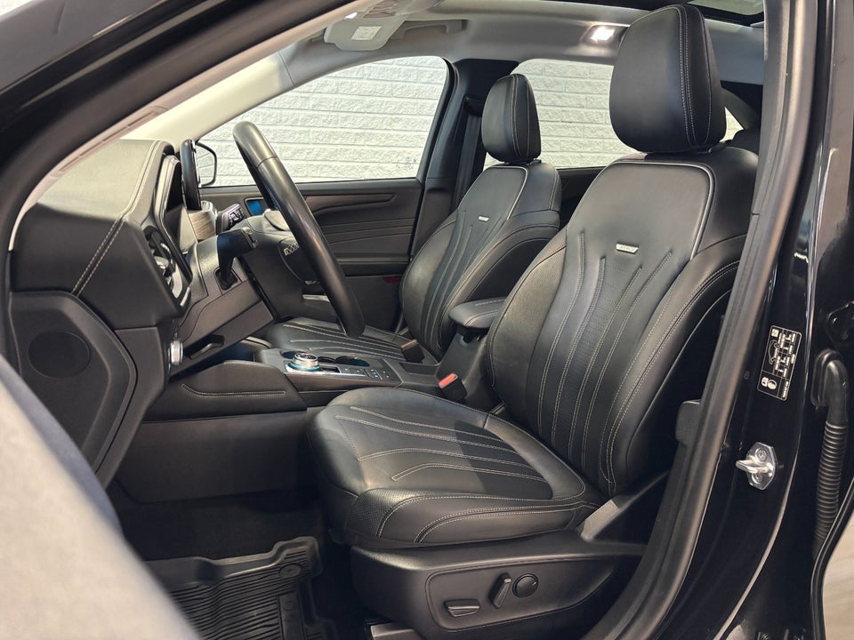 Ford Kuga 2,5 PHEV Vignale CVT 5d