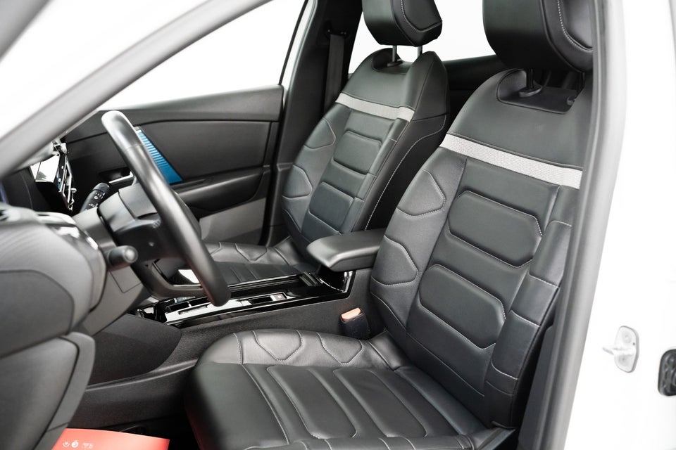 Citroën ë-C4 X 50 Shine 4d